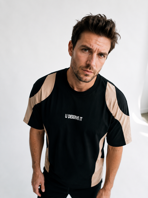panel t-shirt with buff printing (black - beige)